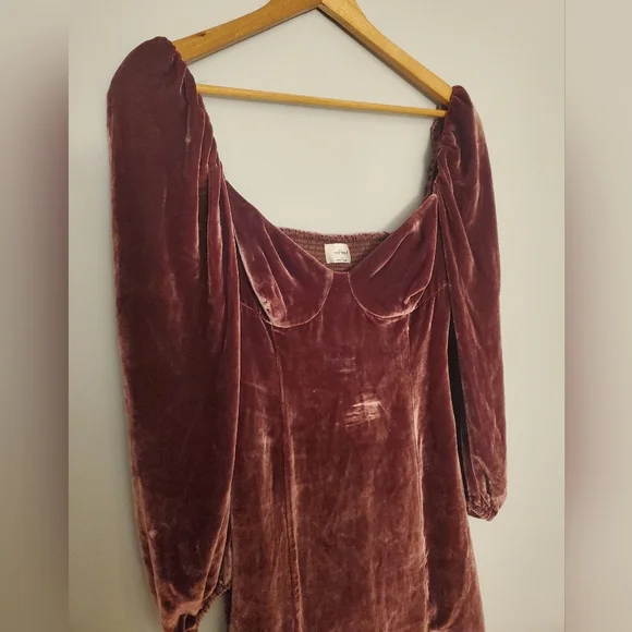 Wilfred Novella Velvet Dress - Picture 4 of 9